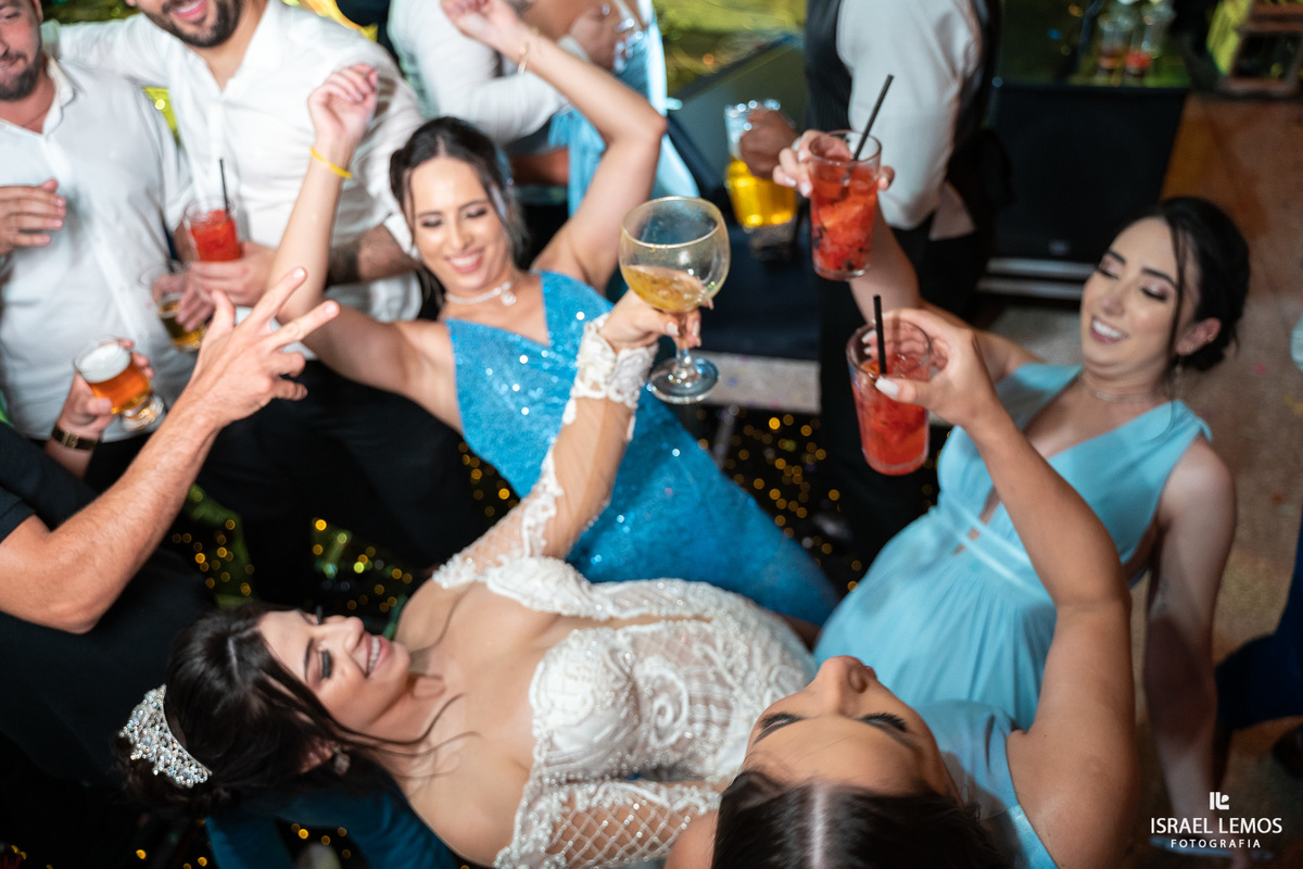 Festa de casamento na cidade de pitangui foi tudo lindo com fotos oficiais de Israel Lemos fotografo