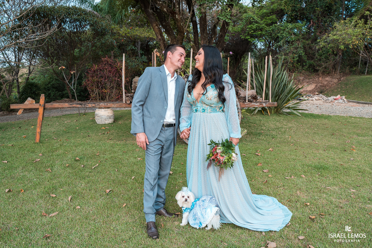  Foto de casal com cachorros de estimacao em para de minas com o fotografo israel lemos