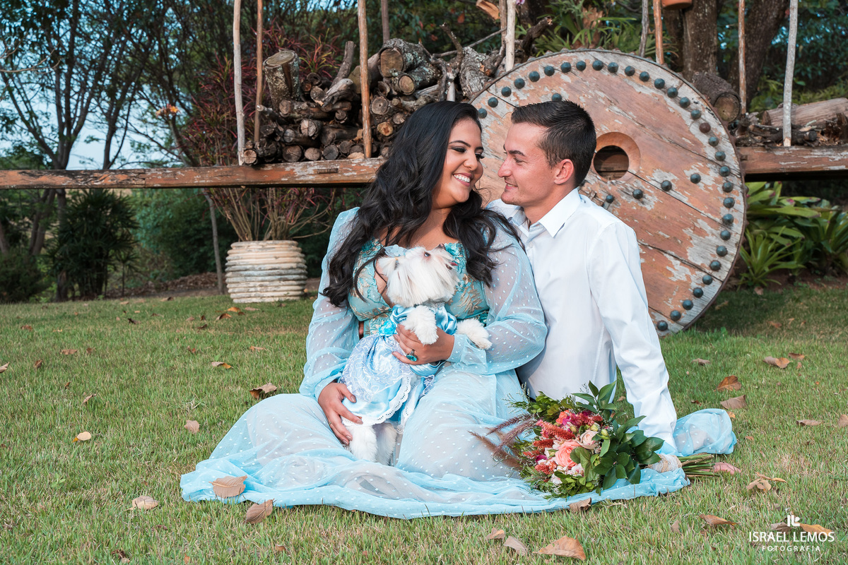  Foto de casal com cachorros de estimacao em para de minas com o fotografo israel lemos