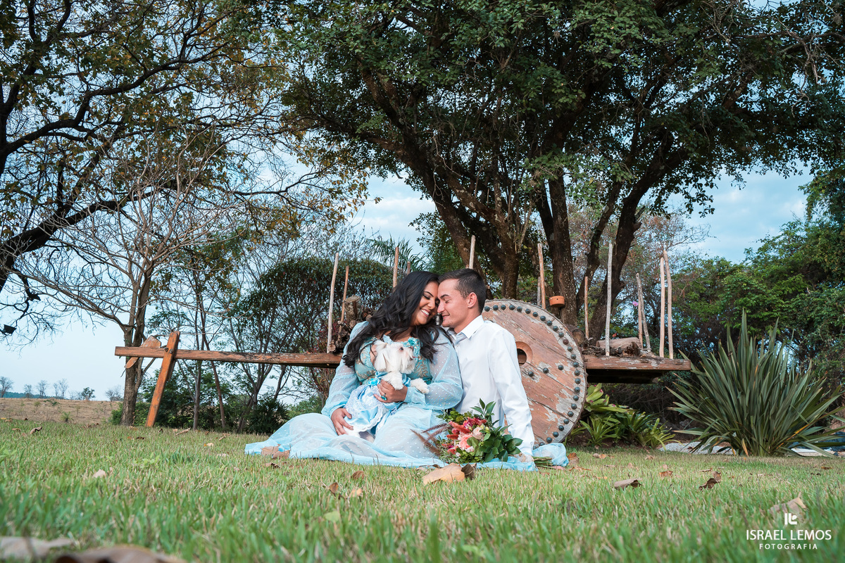  Foto de casal com cachorros de estimacao em para de minas com o fotografo israel lemos