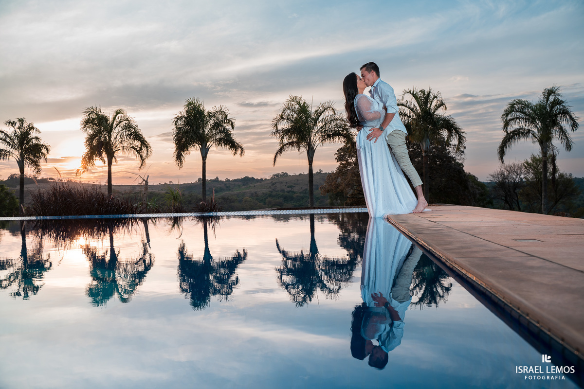 Como fazer uma foto criativa na piscina e noivos