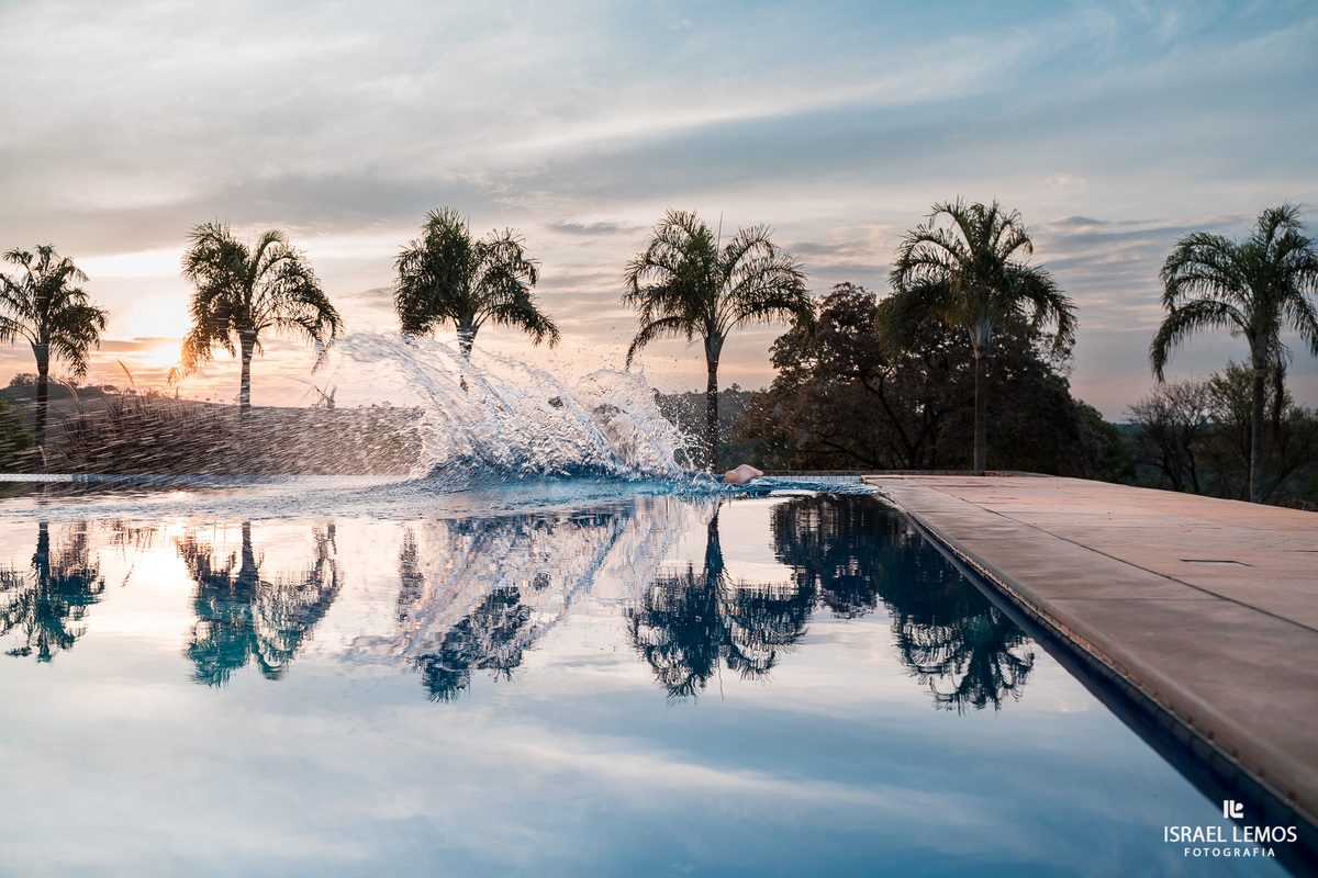 Como fazer uma foto criativa na piscina e noivos