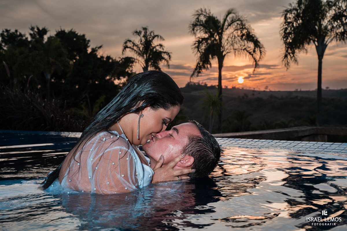Como fazer uma foto criativa na piscina e noivos