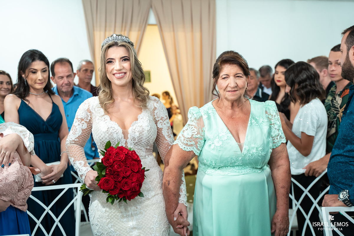 cerimonia de casamento de Suellen e Sergio o  casamento pelo fotografo de casamento de pitangui Israel Lemos fotografia