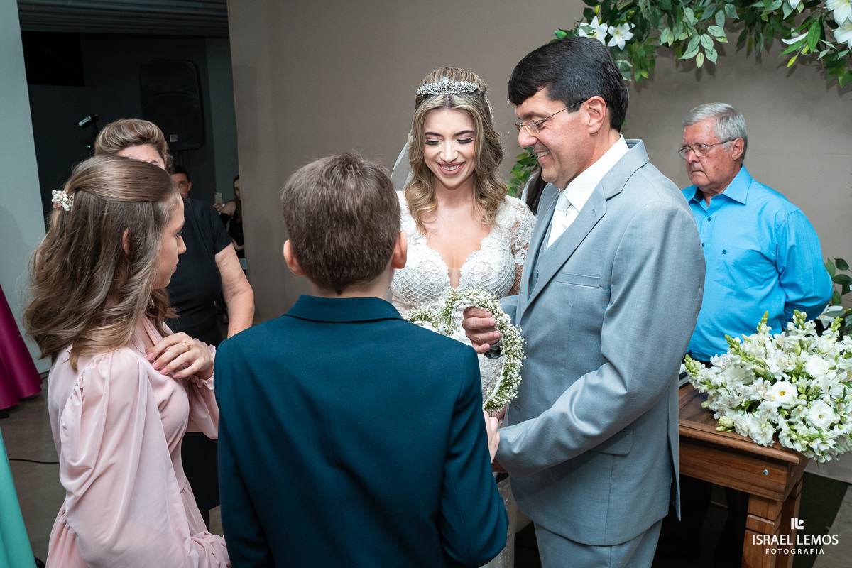 cerimonia de casamento de Suellen e Sergio o  casamento pelo fotografo de casamento de pitangui Israel Lemos fotografia