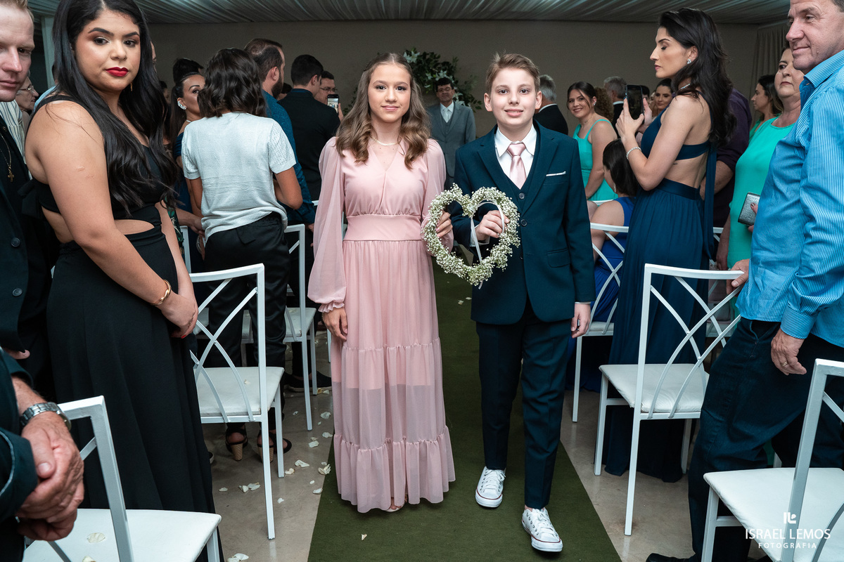 cerimonia de casamento de Suellen e Sergio o  casamento pelo fotografo de casamento de pitangui Israel Lemos fotografia