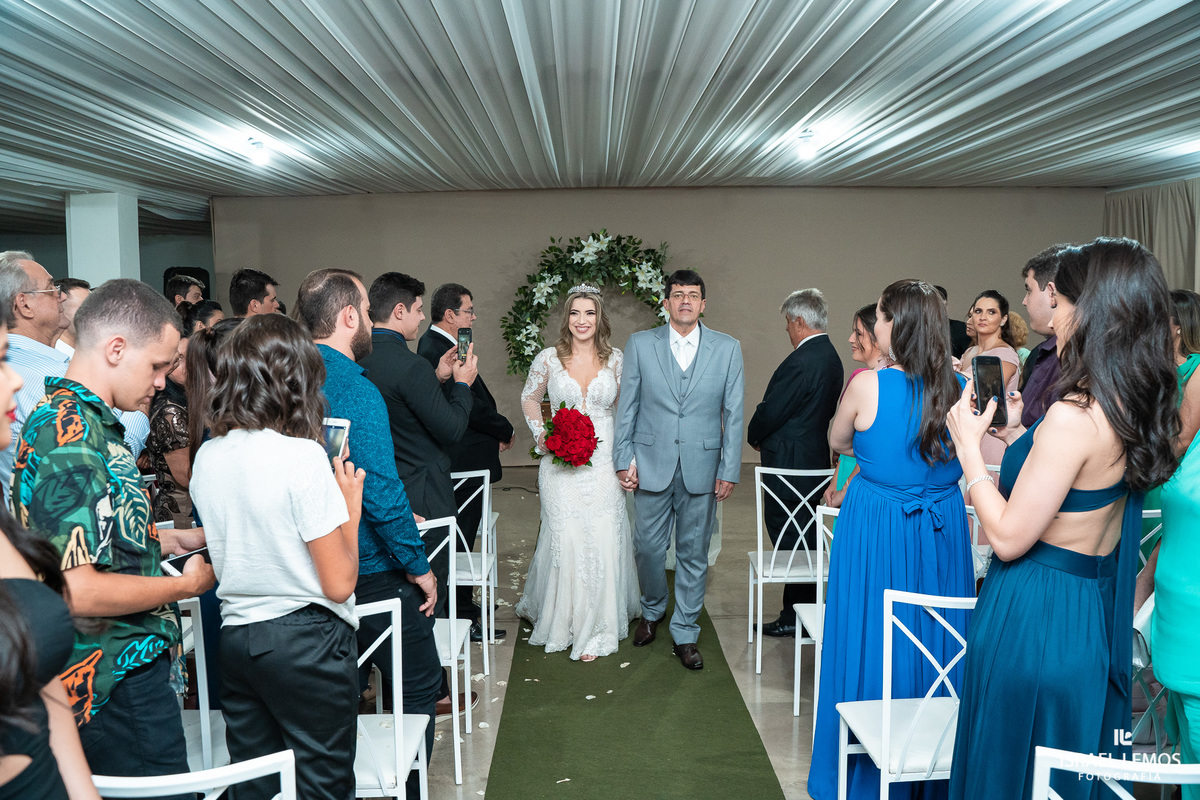 cerimonia de casamento de Suellen e Sergio o  casamento pelo fotografo de casamento de pitangui Israel Lemos fotografia