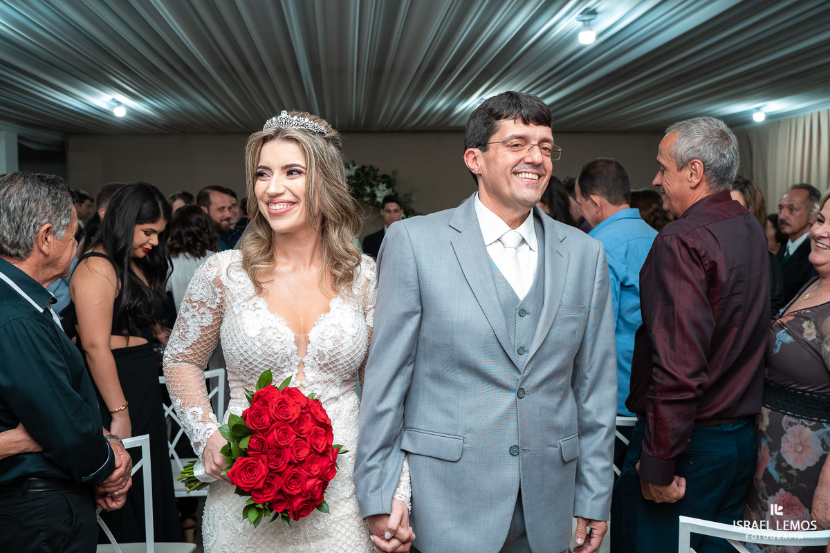 cerimonia de casamento de Suellen e Sergio o  casamento pelo fotografo de casamento de pitangui Israel Lemos fotografia