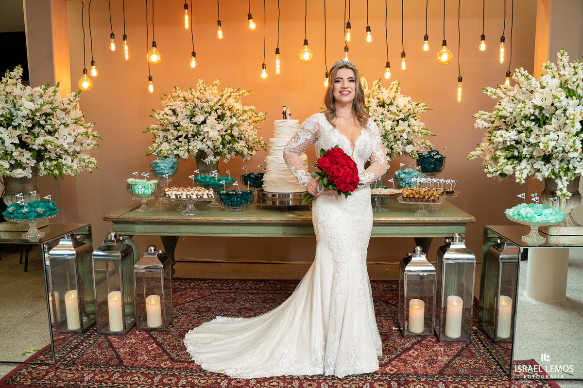 Fotos oficias na mesa do bolo pelo fotografo de casamento de pitangui Israel Lemos fotografia