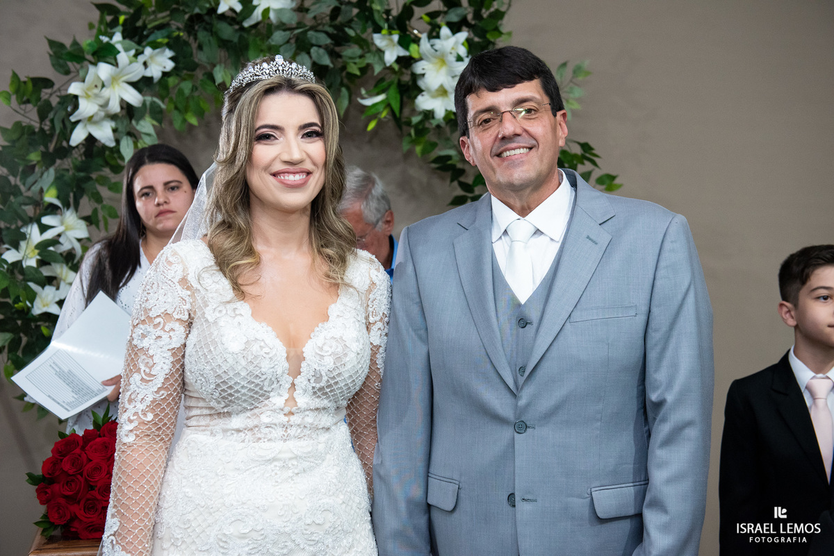 cerimonia de casamento de Suellen e Sergio o  casamento pelo fotografo de casamento de pitangui Israel Lemos fotografia