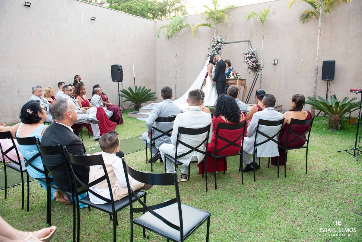 Fotografo de casamento em Para ide minas no espaco Golden com festa