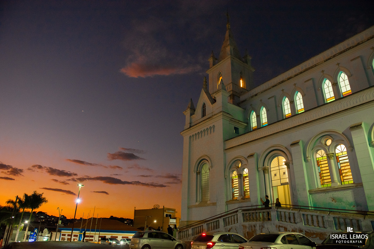 Igreja Nossa senhora do pilar em pitangui com por do sol