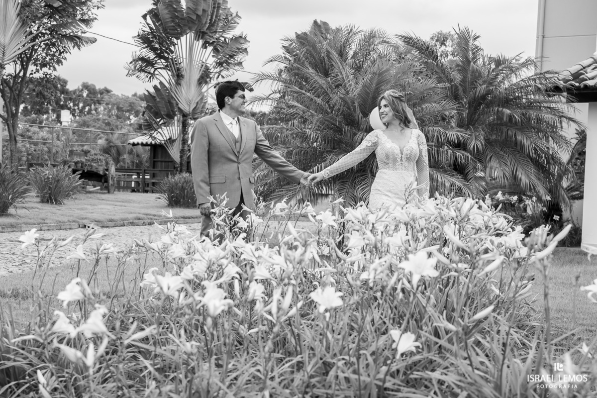 Fotografia externa de casamento na cidade de pitangui pelo fotografo de casamento Israel Lemos o melhor de para de minas e pitangui itauna