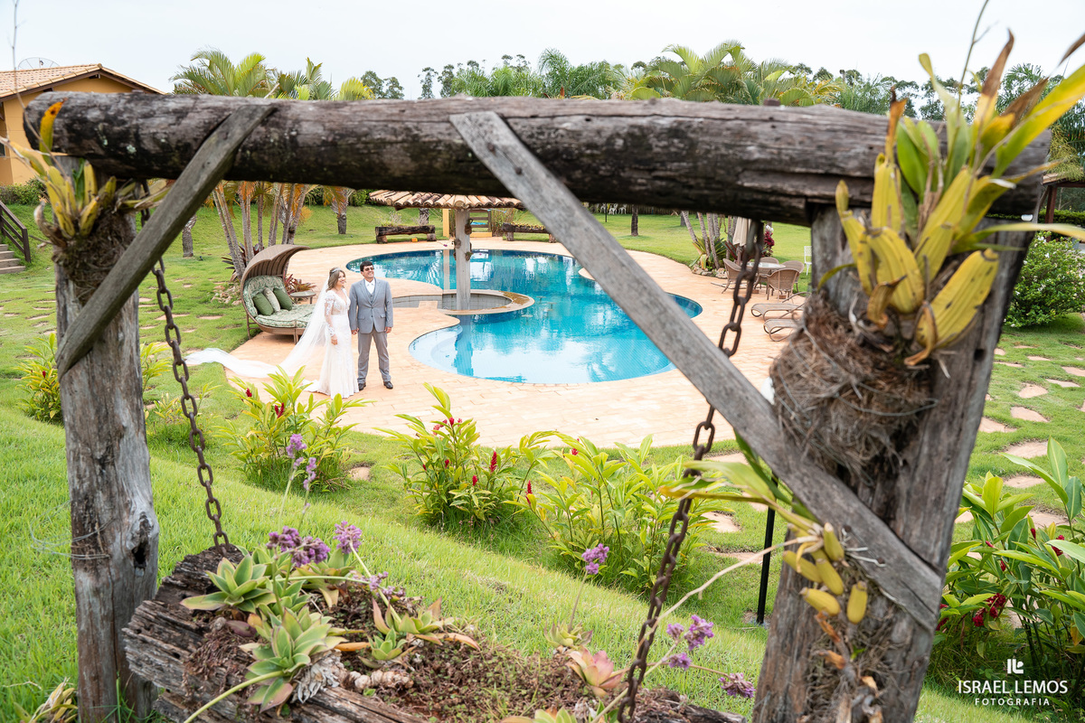 Fotografia externa de casamento na cidade de pitangui pelo fotografo de casamento Israel Lemos o melhor de para de minas e pitangui itauna
