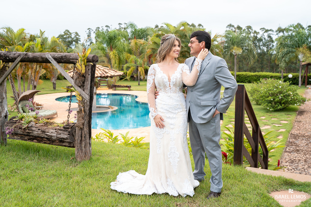 Fotografia externa de casamento na cidade de pitangui pelo fotografo de casamento Israel Lemos o melhor de para de minas e pitangui itauna