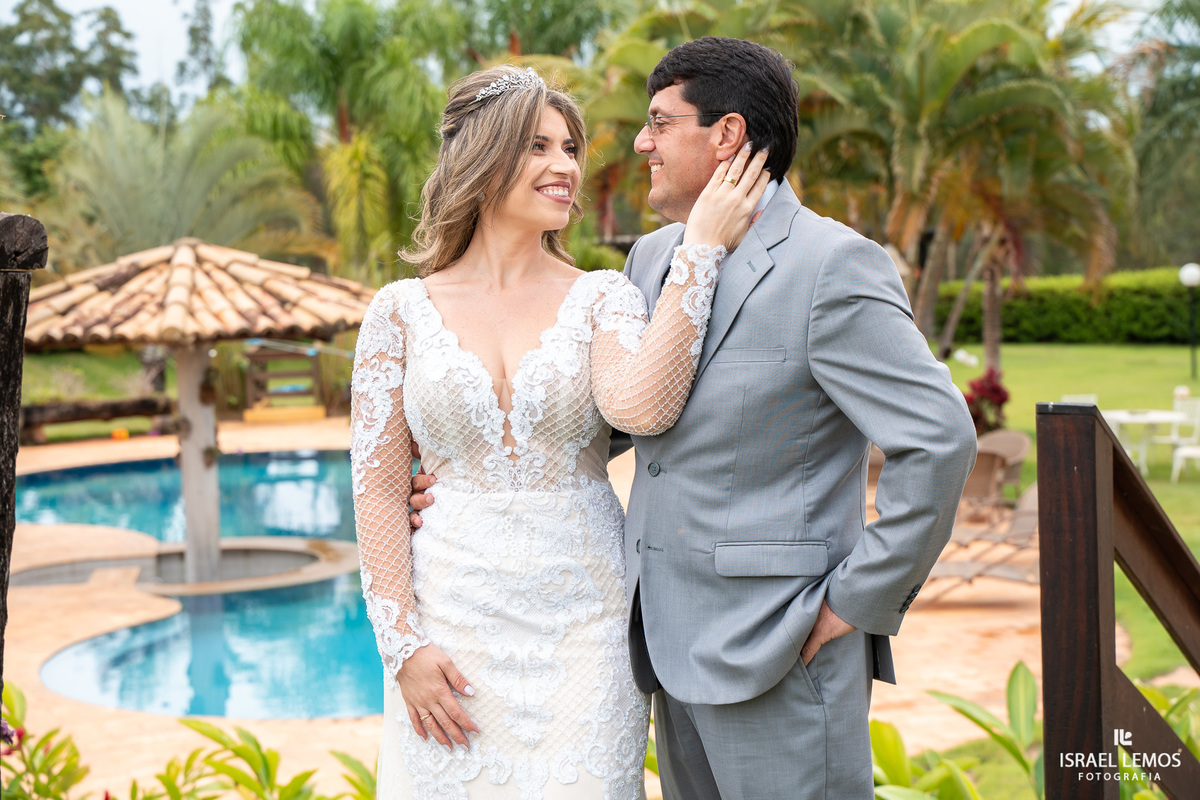 Fotografia externa de casamento na cidade de pitangui pelo fotografo de casamento Israel Lemos o melhor de para de minas e pitangui itauna
