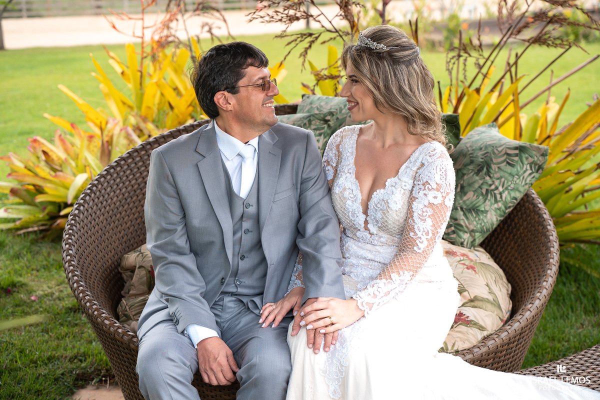 Fotografia externa de casamento na cidade de pitangui pelo fotografo de casamento Israel Lemos o melhor de para de minas e pitangui itauna