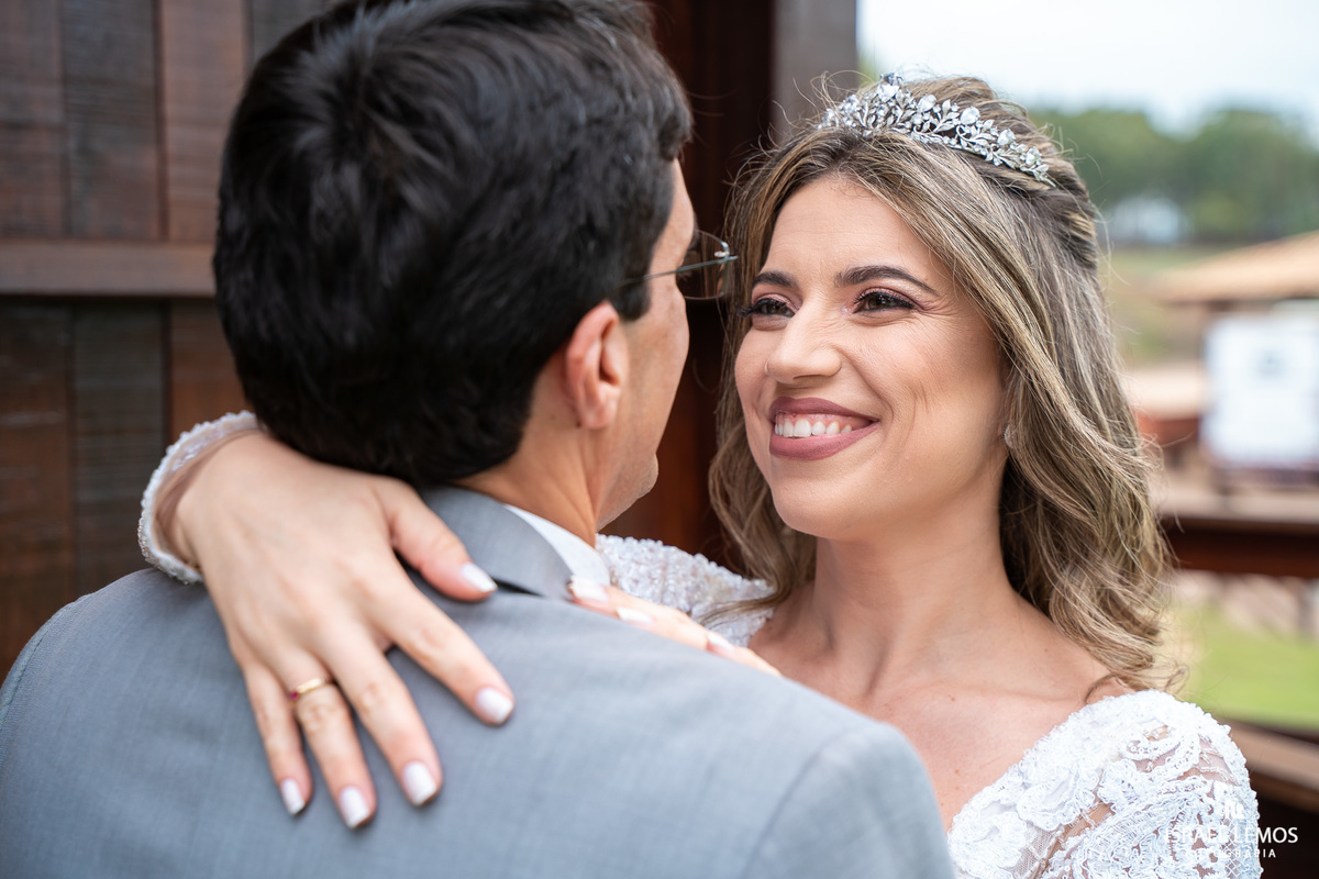 Fotografia externa de casamento na cidade de pitangui pelo fotografo de casamento Israel Lemos o melhor de para de minas e pitangui itauna