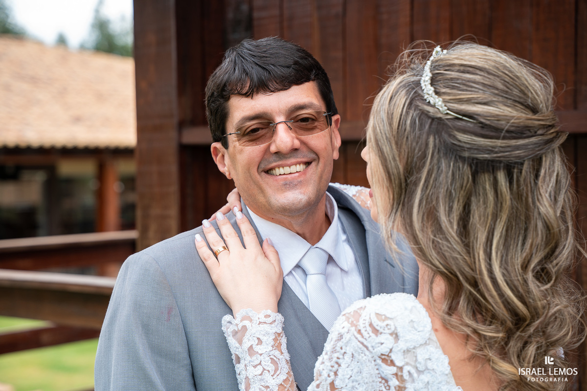 Fotografia externa de casamento na cidade de pitangui pelo fotografo de casamento Israel Lemos o melhor de para de minas e pitangui itauna