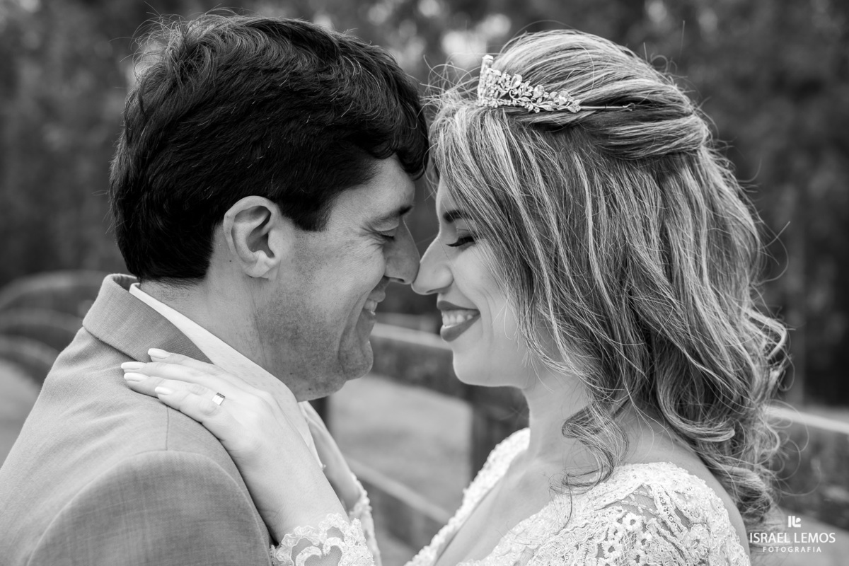 Fotografia externa de casamento na cidade de pitangui pelo fotografo de casamento Israel Lemos o melhor de para de minas e pitangui itauna