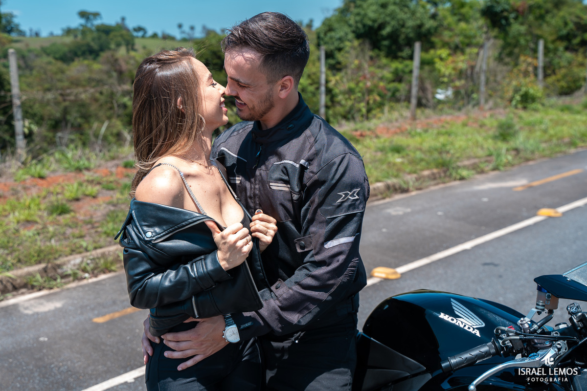 Ensaio fotografico de moto Cb 600 em belo horizonte com o fotografo de casamento região Belo Horizonte  Israel lemos fotogafia