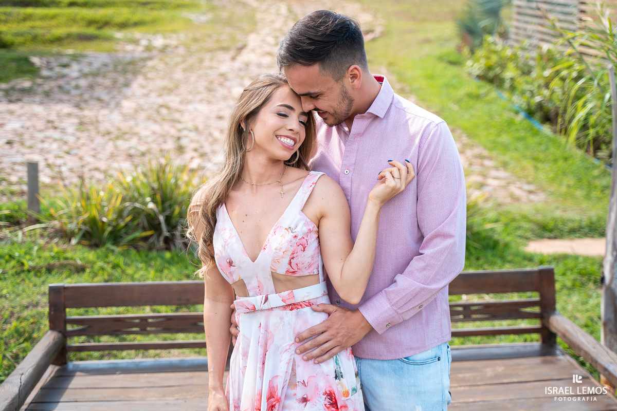 Fotografo faz lindas fotos de casal na lapinha da serra