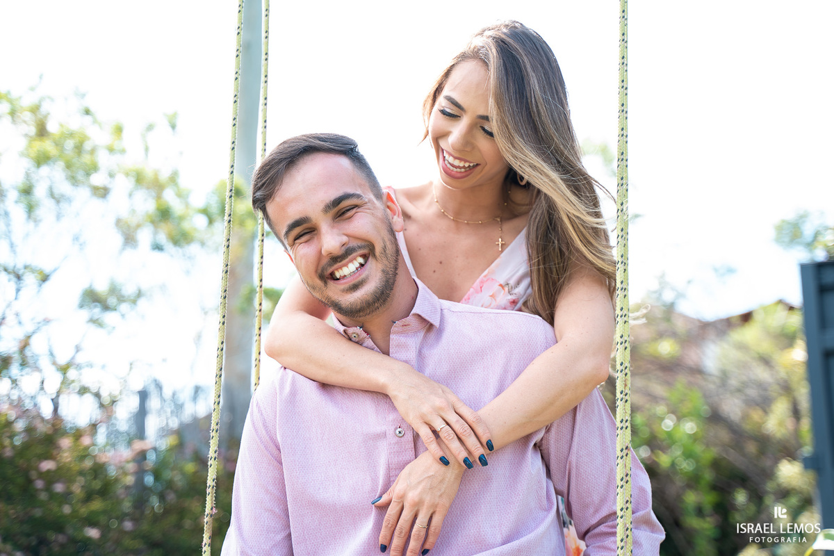 Fotografo faz lindas fotos de casal na lapinha da serra