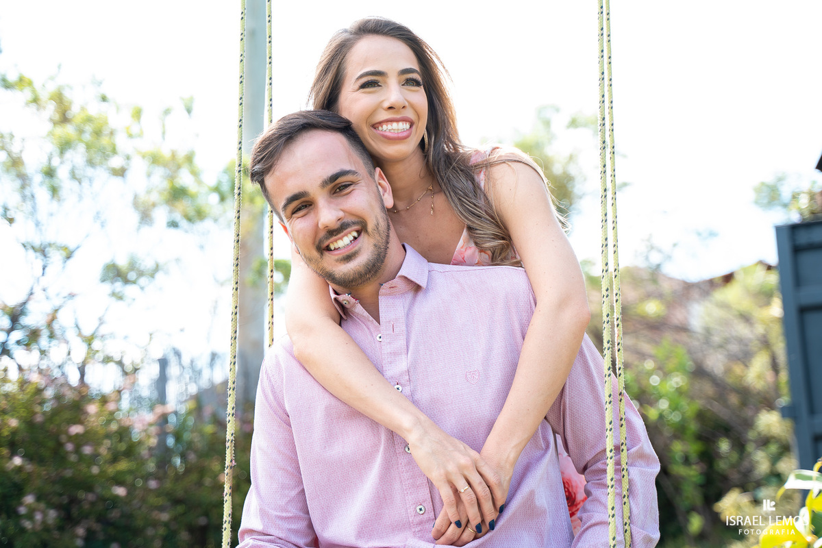 Fotografo faz lindas fotos de casal na lapinha da serra