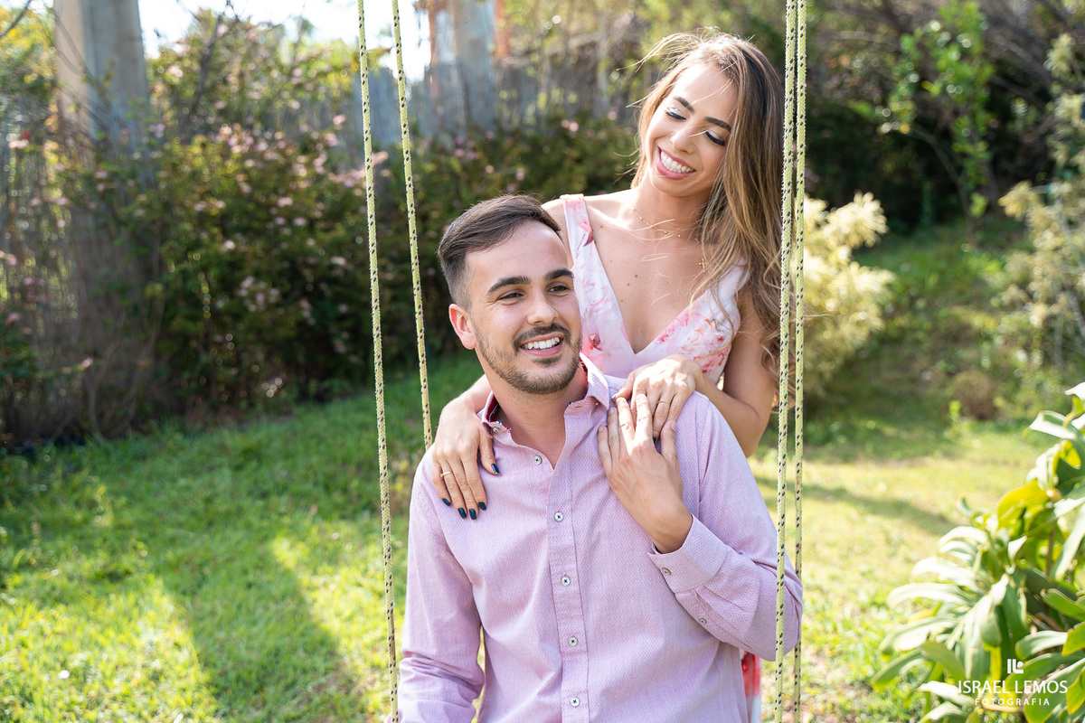 Fotografo faz lindas fotos de casal na lapinha da serra