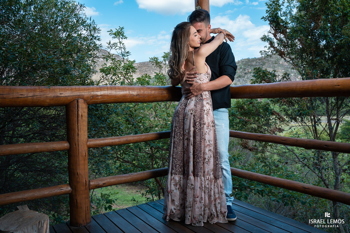 Fotografo faz lindas fotos de casal na lapinha da serra