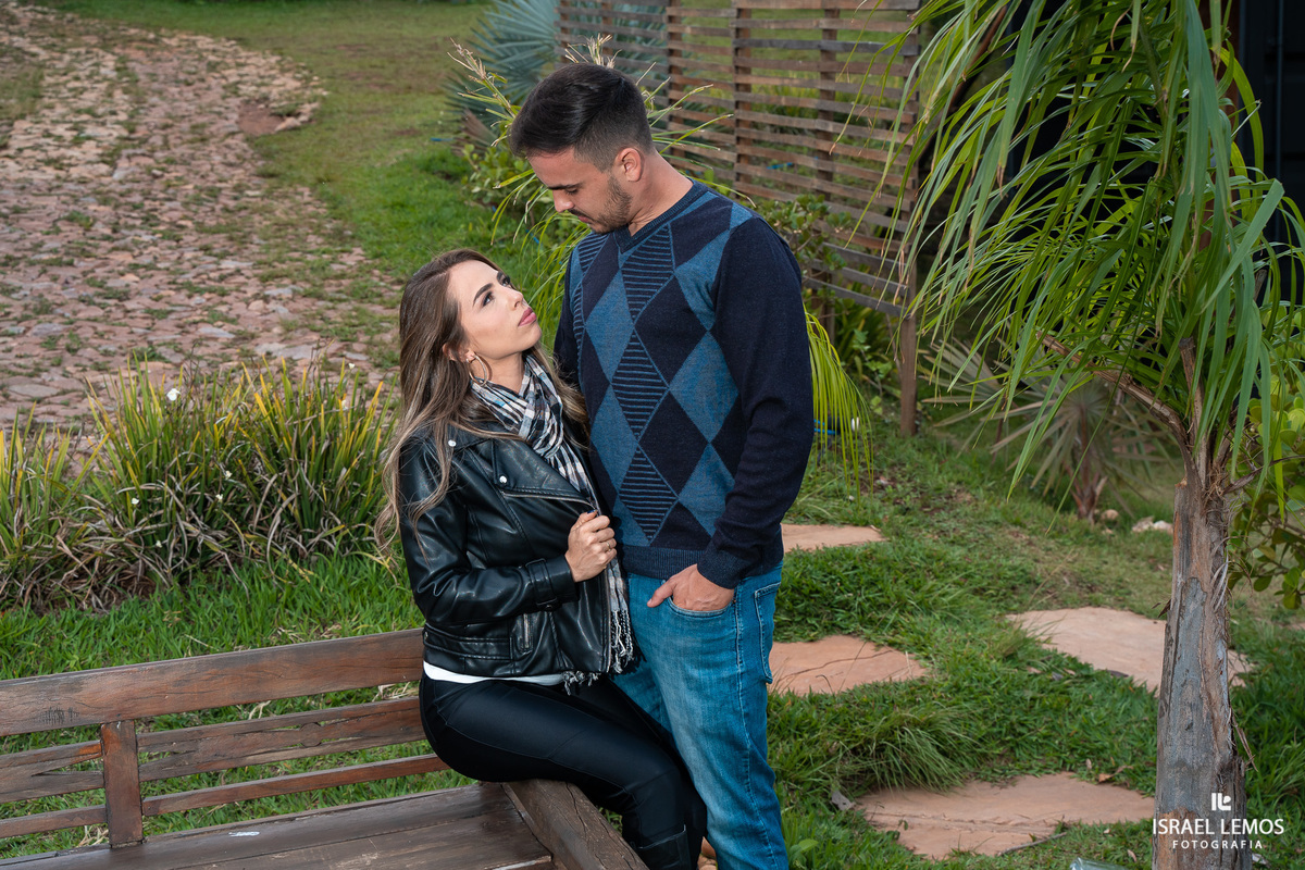 O dia estava lindo e o resultado foi esse... um ensaio romântico, estiloso e divertido, do jeitinho deles!