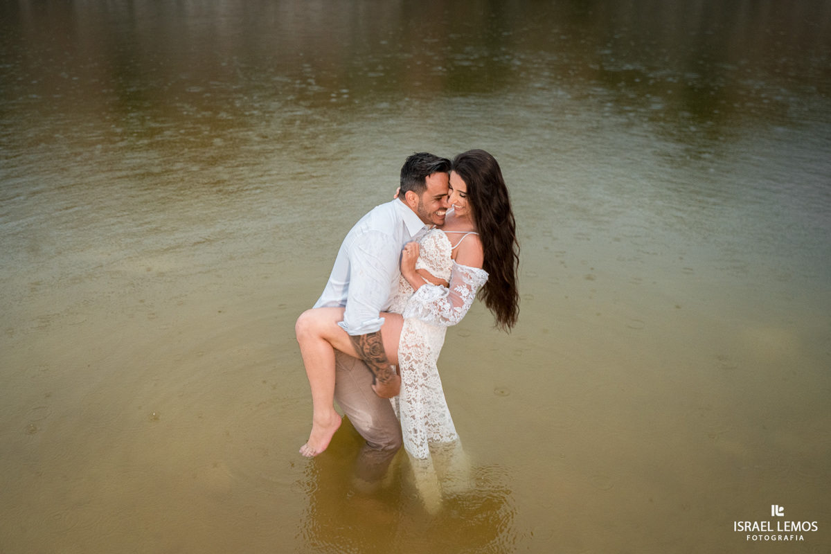 Fotografo no lago azul em capitolio 