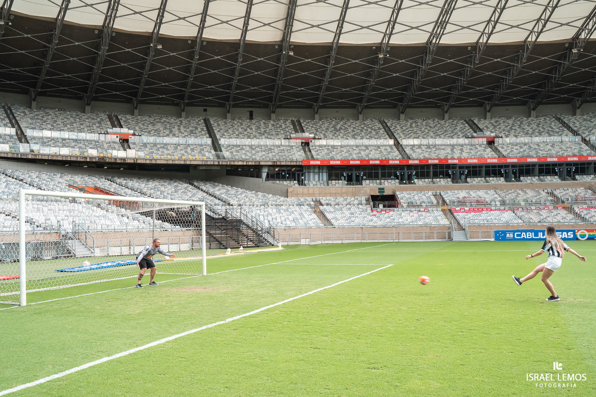 Goleiro vitor do atletico pega penalti e atletico vai pra final da libertadores 