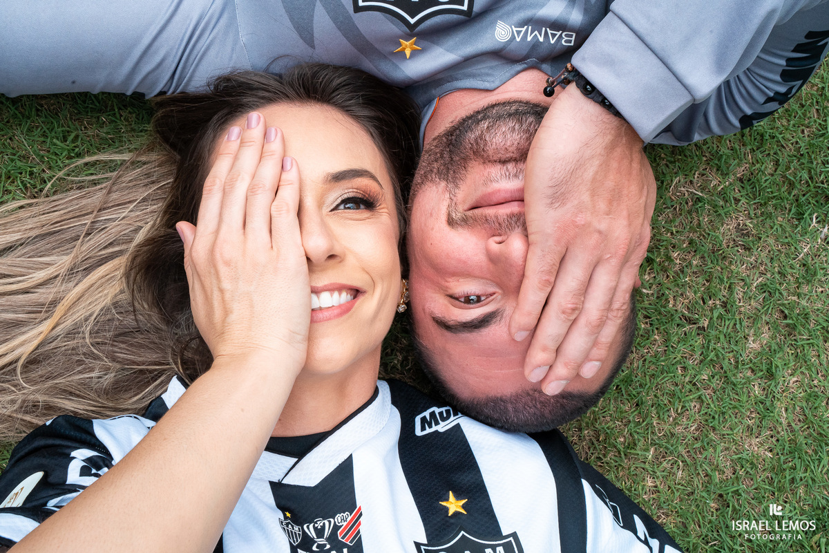 Fotografia de ensaio no estadio mineiro como. de atleticanos apaixonados por atlético mineiro fizemos fotos dento do campo do mineirão 