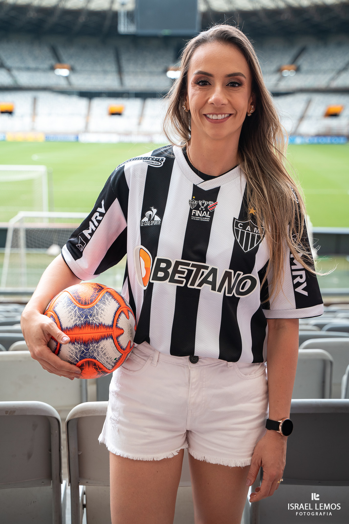 jogador do galo camisa