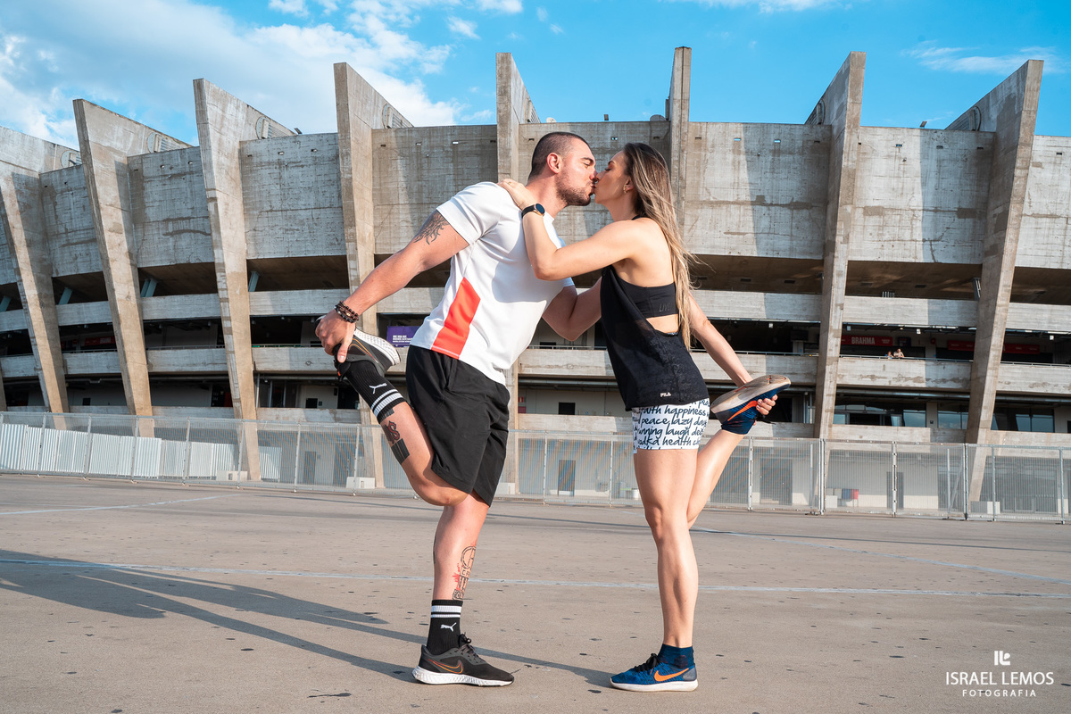 Fotografia de ensaio no estadio mineiro como. de atleticanos apaixonados por atlético mineiro fizemos fotosna esplanada no mineirao