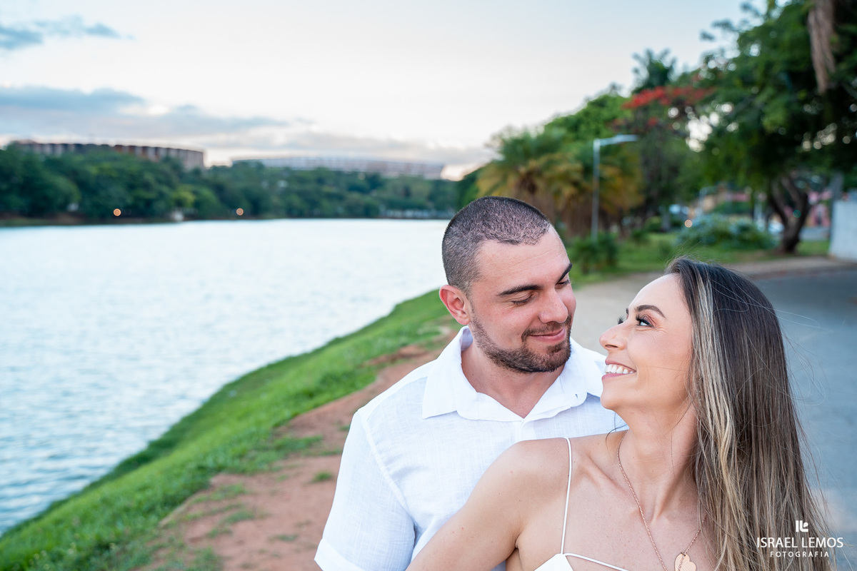 Fotografia de ensaio no estadio mineiro como. de atleticanos apaixonados por atlético mineiro fizemos fotosna esplanada no mineirao logo fomos Pampulha.   