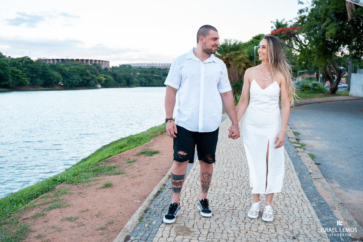 Fotografia de ensaio no estadio mineiro como. de atleticanos apaixonados por atlético mineiro fizemos fotosna esplanada no mineirao logo fomos Pampulha.   