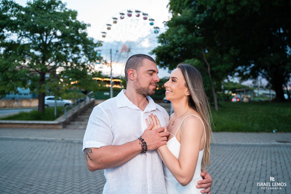 Fotografia de ensaio no estadio mineiro como. de atleticanos apaixonados por atlético mineiro fizemos fotosna esplanada no mineirao logo fomos Pampulha.   