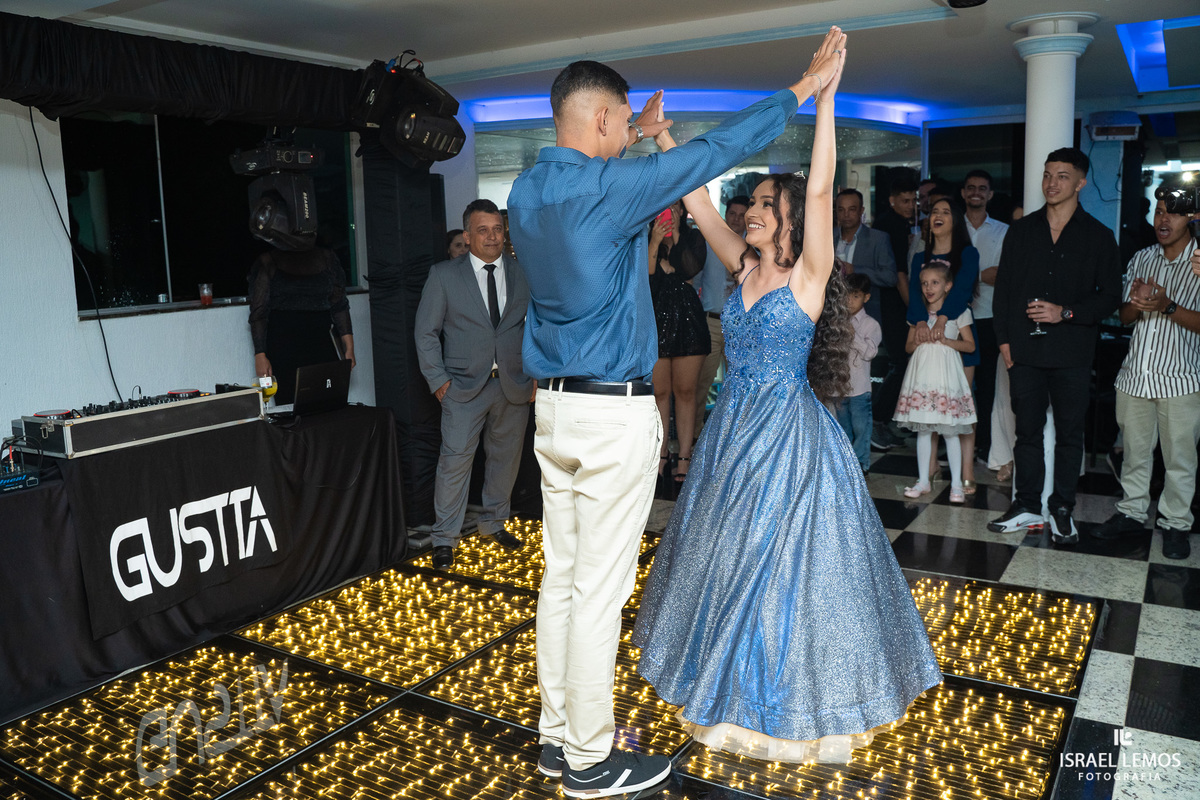 Fotografo faz lindas fotos de debutante na cidade metropolitana de bh