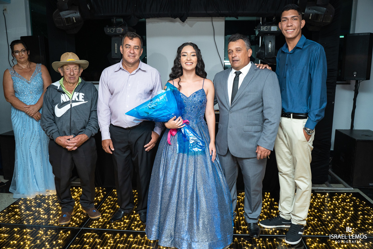 Fotografo faz lindas fotos de debutante na cidade metropolitana de bh