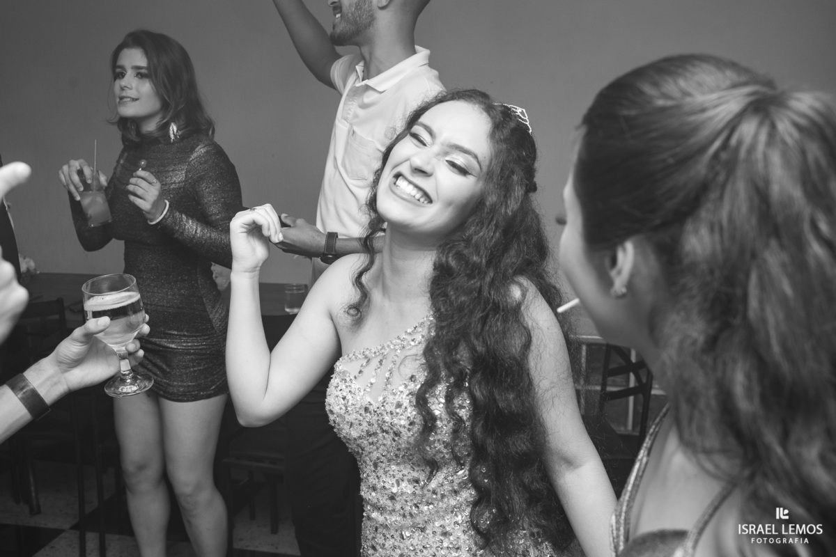 Fotografo faz lindas fotos de debutante na cidade metropolitana de bh