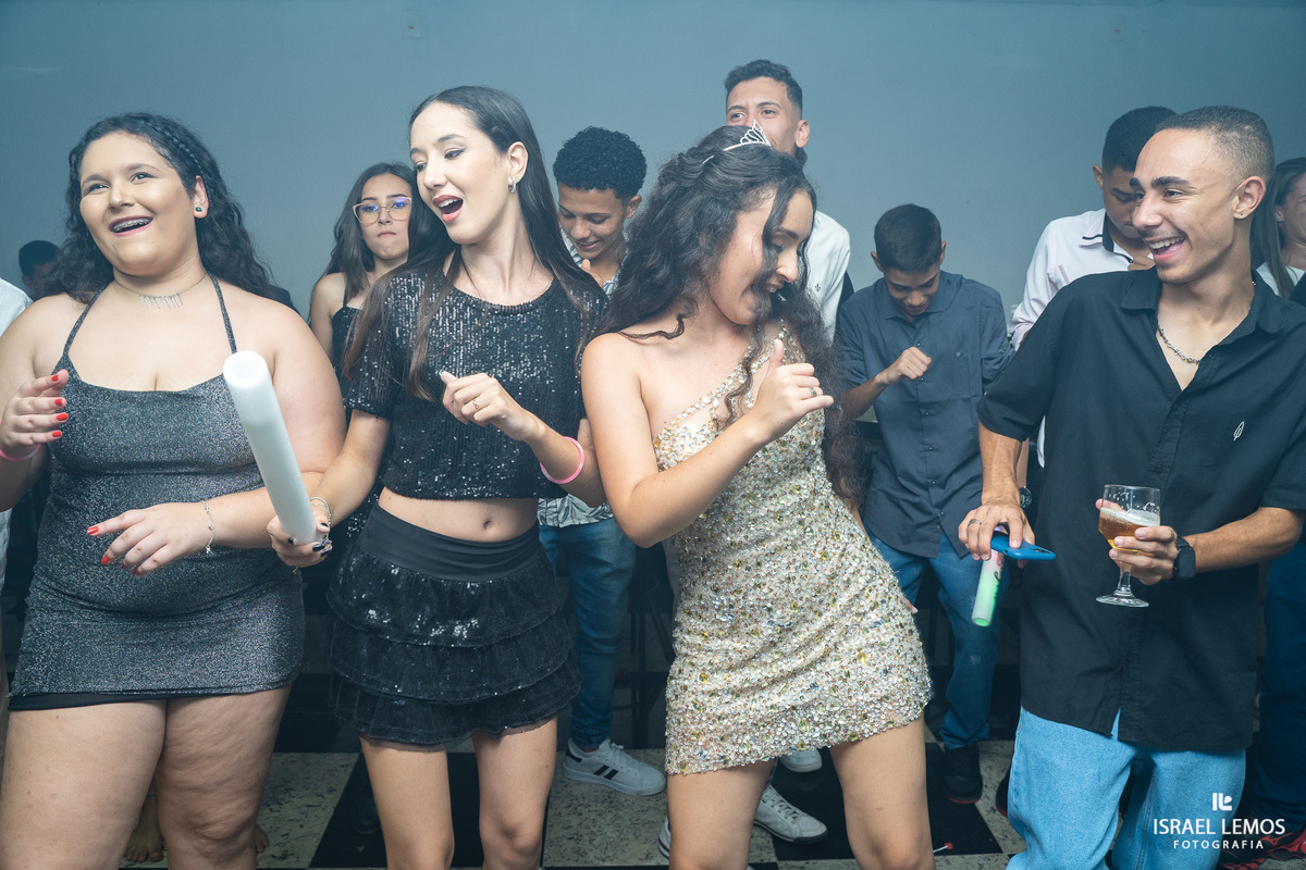 Fotografo faz lindas fotos de debutante na cidade metropolitana de bh