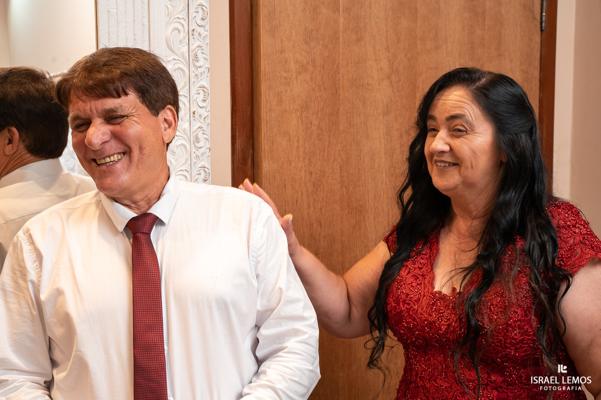 Onde arrumar cabelo e maquiagem e noiva em para de minas com fotos lindas do fotografo de para de minas Israel Lemos 