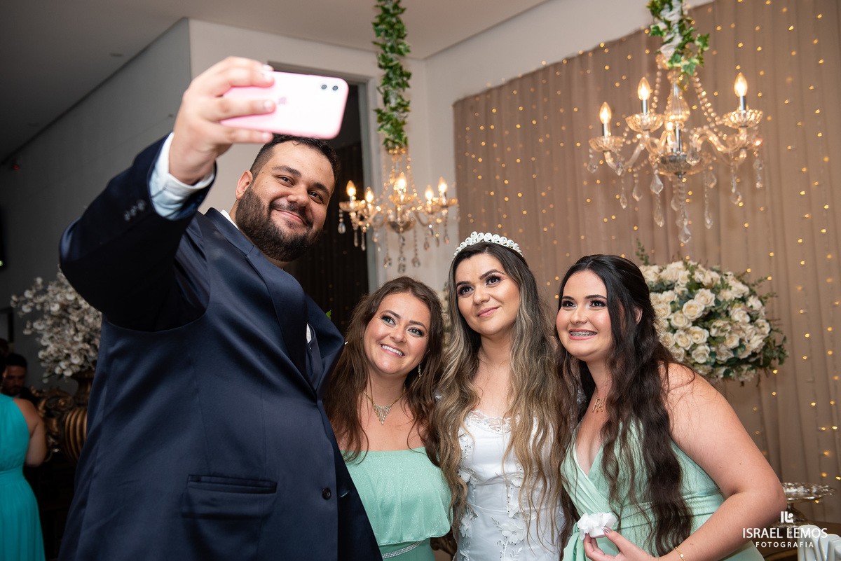 recepção do casamento em para de Minas na Dila festa fica na rua presidente Vargas fotos pelo fotografo israel lemos