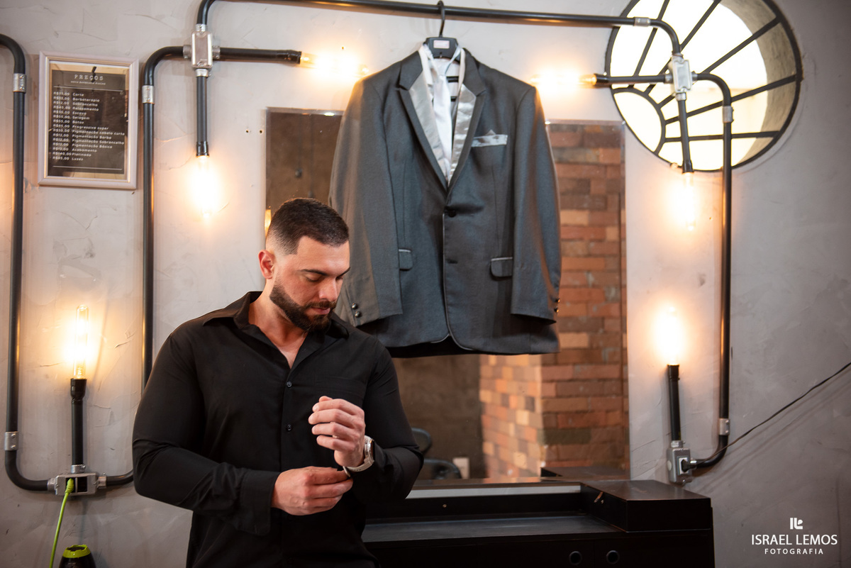 Fotografia de making of do noivo com casamento em Belo Horizonte no sala em belvedere no bh Shoping  bh fotos Israel Lemos 