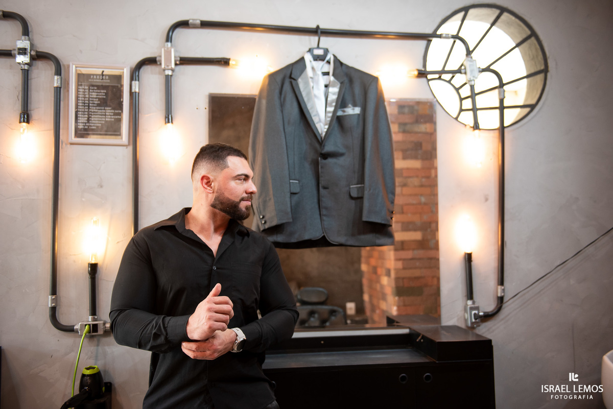 Fotografia de making of do noivo com casamento em Belo Horizonte no sala em belvedere no bh Shoping  bh fotos Israel Lemos 