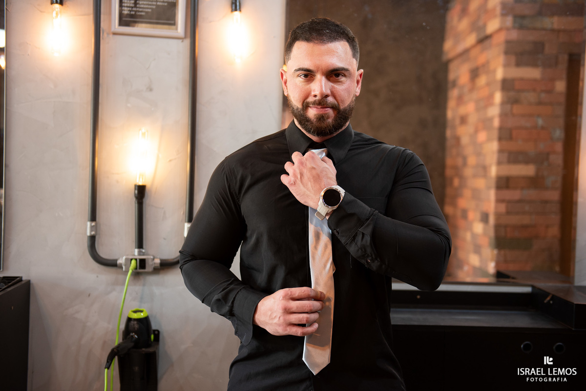 Fotografia de making of do noivo com casamento em Belo Horizonte no sala em belvedere no bh Shoping  bh fotos Israel Lemos 