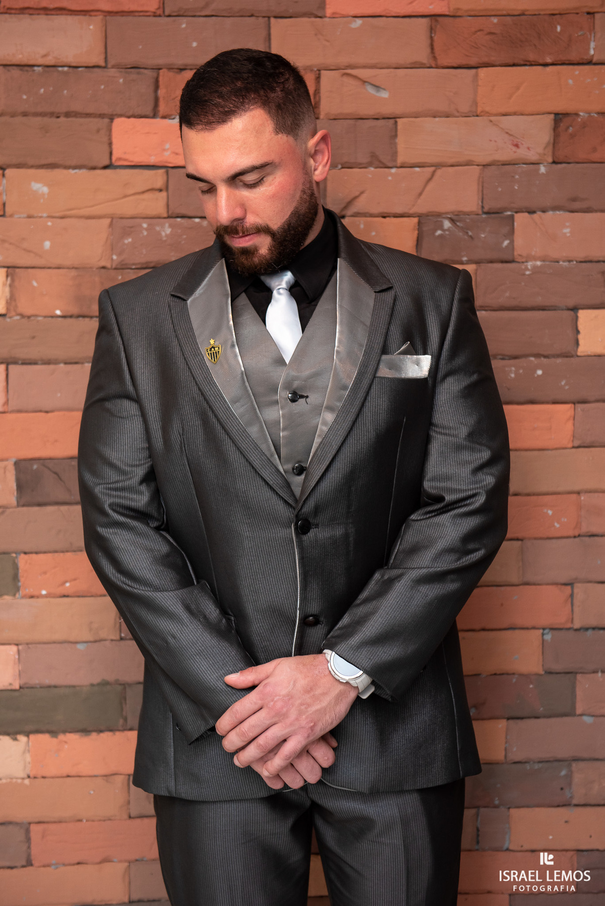 Fotografia de making of do noivo com casamento em Belo Horizonte no sala em belvedere no bh Shoping  bh fotos Israel Lemos 