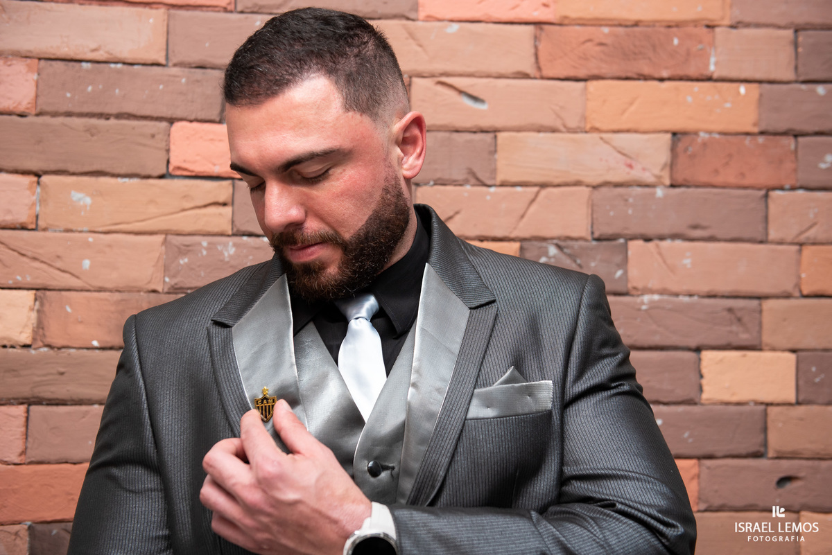 Fotografia de making of do noivo com casamento em Belo Horizonte no sala em belvedere no bh Shoping  bh fotos Israel Lemos 